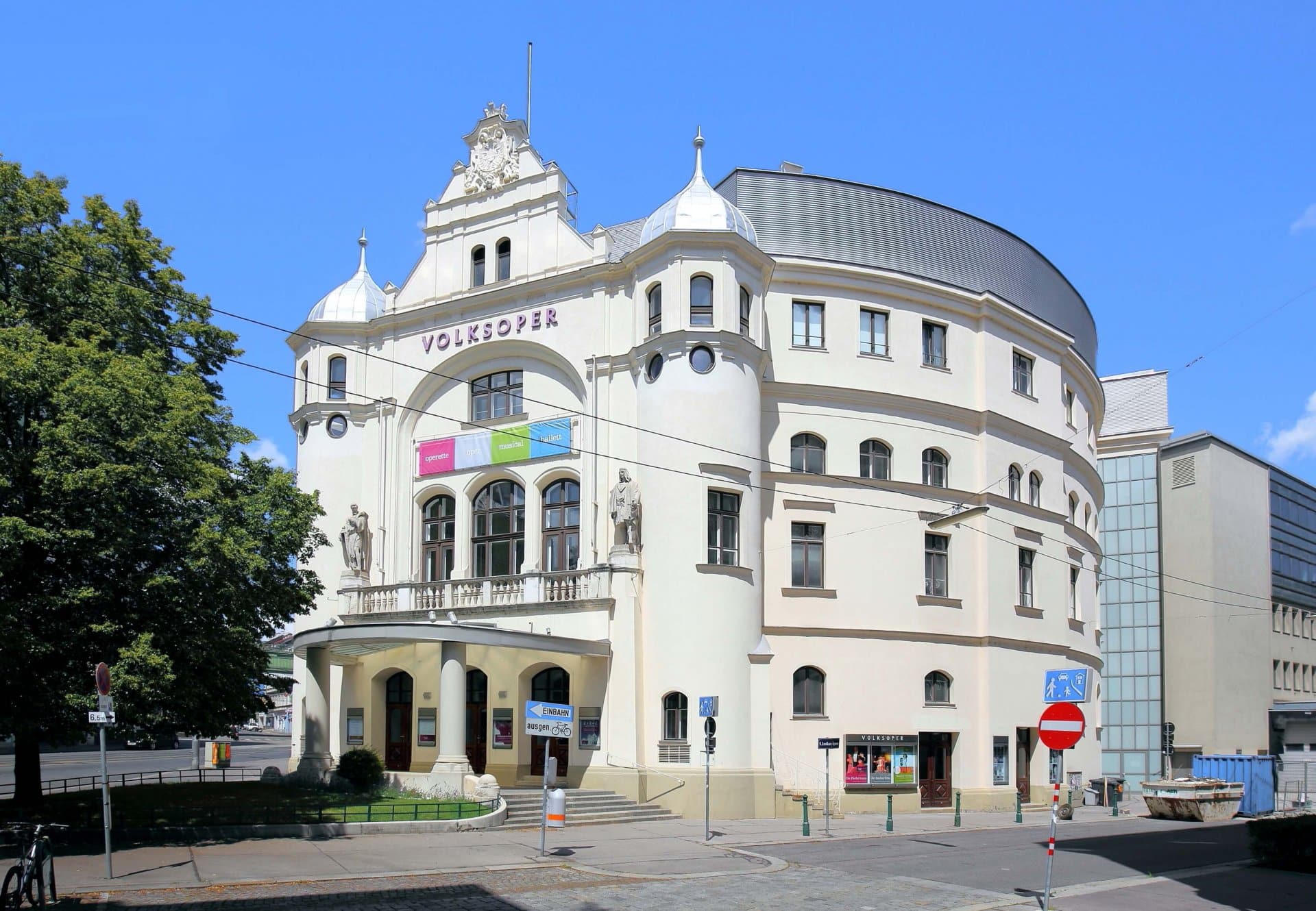 Wiener Volksoper – Bild: Bwag [CC BY-SA 4.0 (https://creativecommons.org/licenses/by-sa/4.0)], from Wikimedia Commons