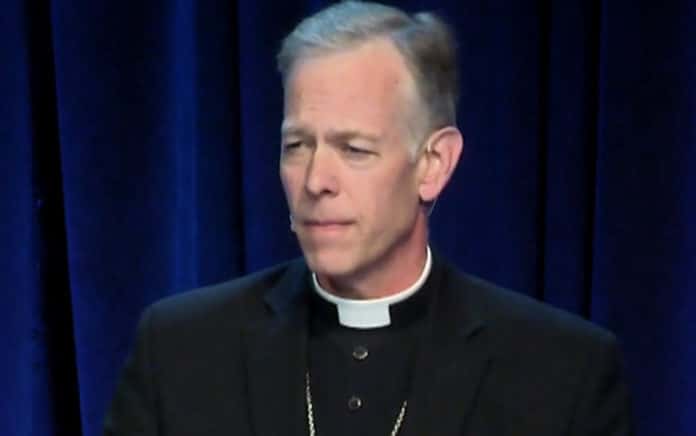 „Jeder Priester sollte die Alte Messe lernen“: Interview mit Erzbischof ...