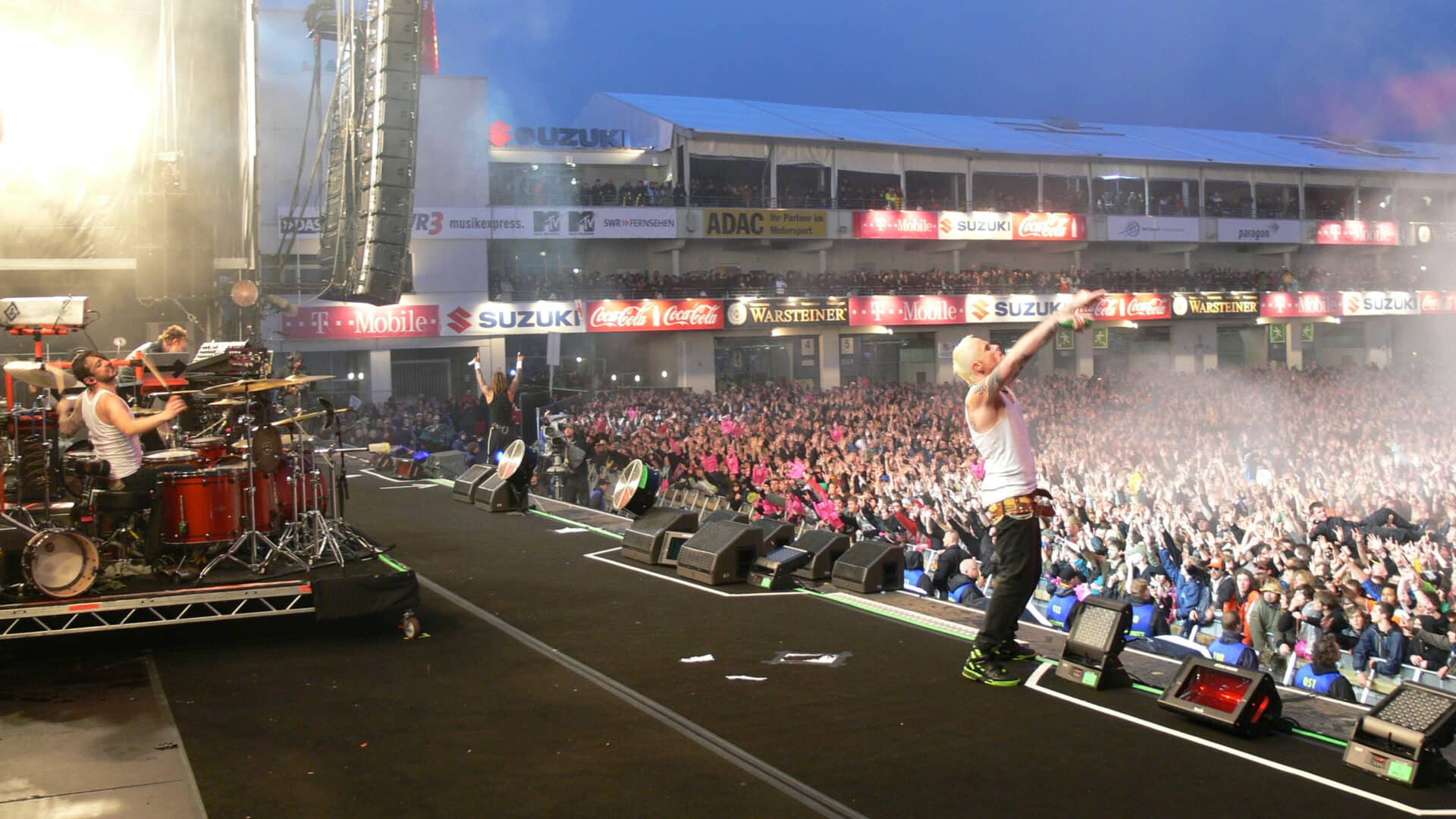 The Prodigy bei „Rock am Ring: „The day is my enemy, the night my friend.“ | Herr Stern, CC BY 2.0 , via Wikimedia Commons